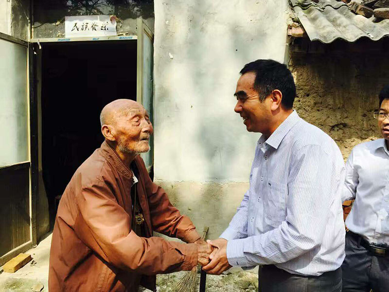 青岛单县商会携手单县志愿者联合会、北京单青联看望慰问百位孤困老人 